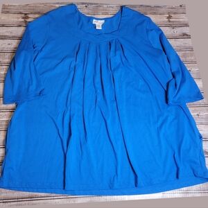 NWOT Women's Blue Tunic Top with Pockets